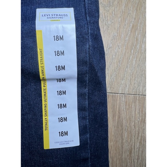 Levi Strauss Signature Women's Jeans Ultimate Pull-on Ankle Straight Size 18M - Picture 3 of 6